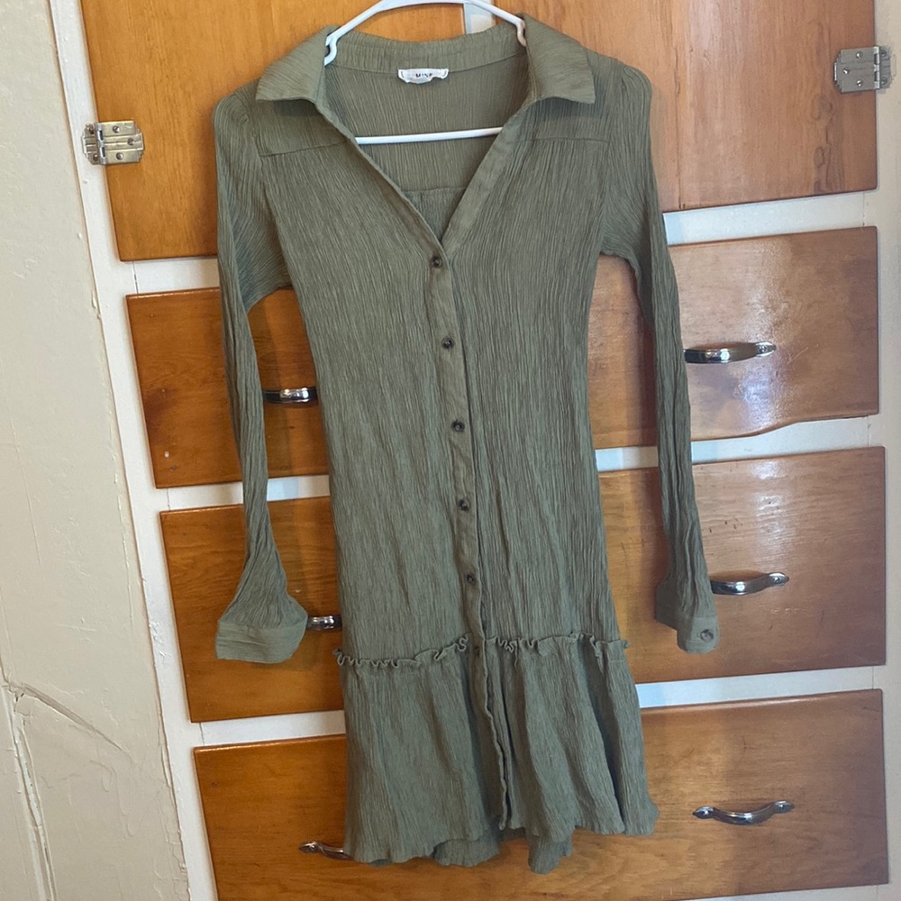 Green long sleeve dress